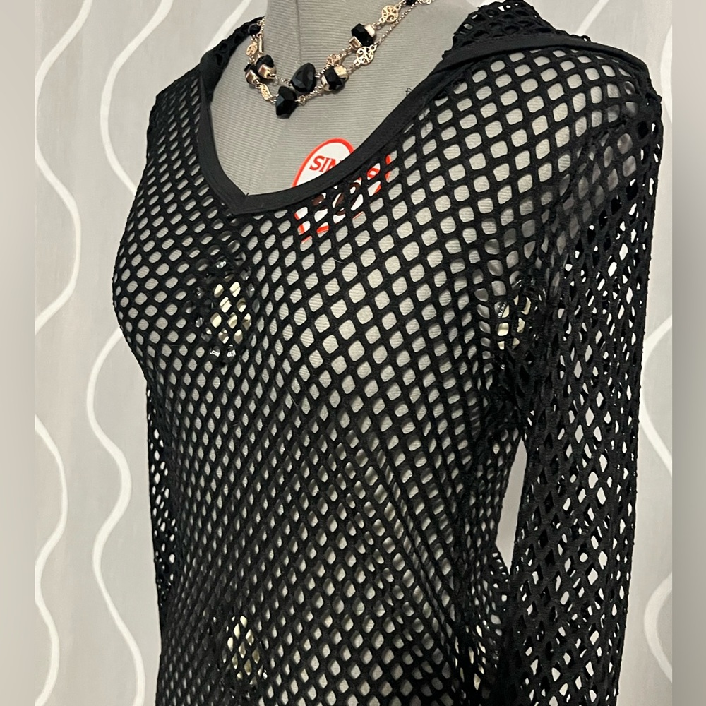 Balance Mesh Cover-Up - Picture 2 of 11